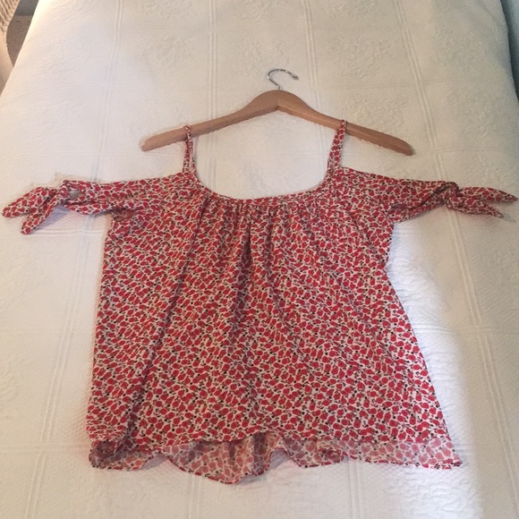 Cold shoulder tank with red flower print - Picture 3 of 5